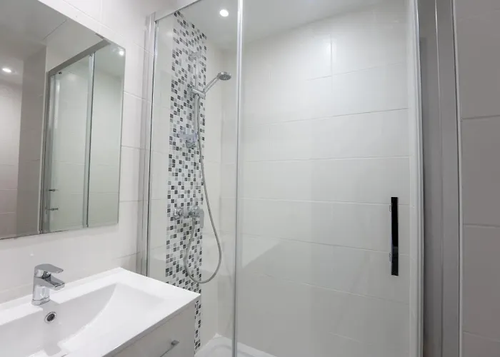 Coliving : Privees Inclus فندق