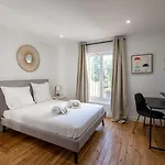 Отель Coliving : Privees Inclus 3*
