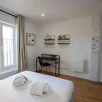 Отель Coliving : Privees Inclus 3*